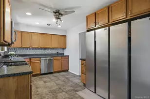 1072 Connetquot Ave, Central Islip, NY 11722 - Photo 15