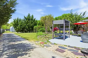 1072 Connetquot Ave, Central Islip, NY 11722 - Photo 29