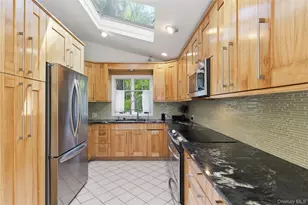 169 Bay Rd, Huntington, NY 11743 - Photo 5