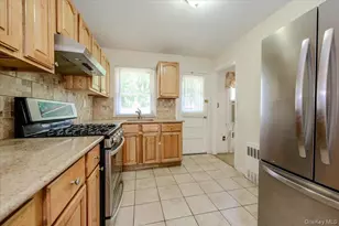 144-45 231st St, Springfield Gardens, NY 11413 - Photo 7