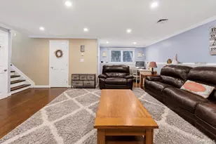 73 Danbury St, Bay Shore, NY 11706 - Photo 21
