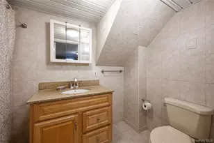 73 Danbury St, Bay Shore, NY 11706 - Photo 27