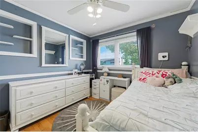 73 Danbury Street, Bay Shore, NY 11706 - Photo 15