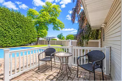 73 Danbury Street, Bay Shore, NY 11706 - Photo 31