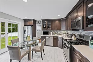 25 Gerald Ln, Plainview, NY 11803 - Photo 5