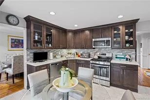 25 Gerald Ln, Plainview, NY 11803 - Photo 7