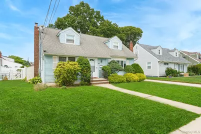 87 E Fenimore Street, Valley Stream, NY 11580 - Photo 3