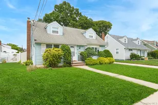 87 E Fenimore St, Valley Stream, NY 11580 - Photo 3