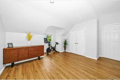 87 E Fenimore Street, Valley Stream, NY 11580 - Photo 23