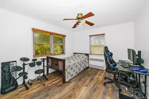 87 E Fenimore St, Valley Stream, NY 11580 - Photo 15