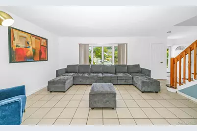 87 E Fenimore Street, Valley Stream, NY 11580 - Photo 5