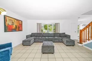 87 E Fenimore St, Valley Stream, NY 11580 - Photo 5