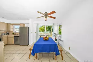 87 E Fenimore St, Valley Stream, NY 11580 - Photo 9