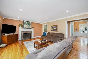 154 A Stony Hollow Rd, Greenlawn, NY 11740 - Photo 13