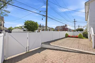98-19 160th Ave, Howard Beach, NY 11414 - Photo 23
