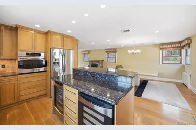 98-19 160th Avenue, Howard Beach, NY 11414 - Photo 9