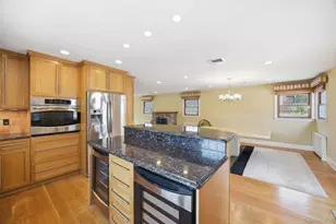 98-19 160th Ave, Howard Beach, NY 11414 - Photo 9