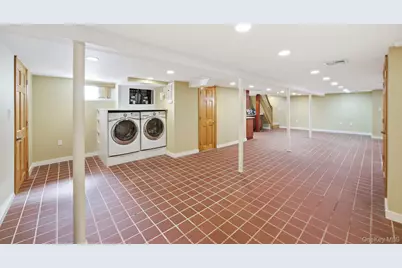 98-19 160th Avenue, Howard Beach, NY 11414 - Photo 19