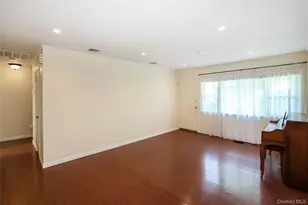 12 Ronan Rd, Glen Cove, NY 11542 - Photo 5