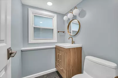 18 Pine Drive N, Roslyn, NY 11576 - Photo 17