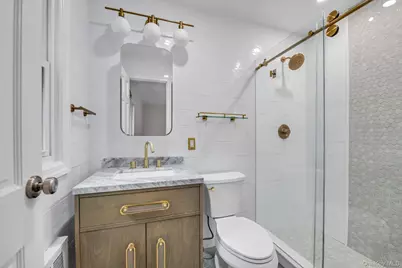 18 Pine Drive N, Roslyn, NY 11576 - Photo 11