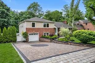18 Pine Dr N, Roslyn, NY 11576 - Photo 27