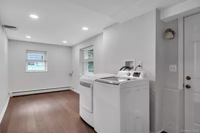 18 Pine Drive N, Roslyn, NY 11576 - Photo 19