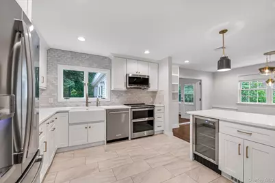 18 Pine Drive N, Roslyn, NY 11576 - Photo 7