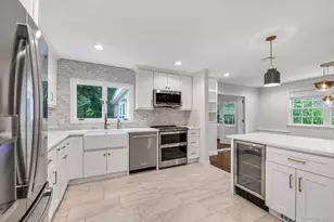18 Pine Dr N, Roslyn, NY 11576 - Photo 7