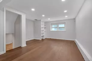 18 Pine Dr N, Roslyn, NY 11576 - Photo 15