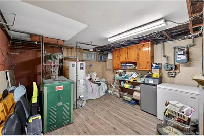 84 Wilson Boulevard, New Hyde Park, NY 11040 - Photo 27