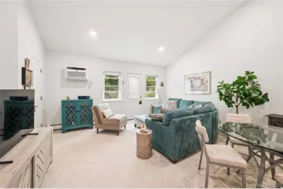 408 Cambridge Court, Glen Cove, NY 11542 - Photo 3