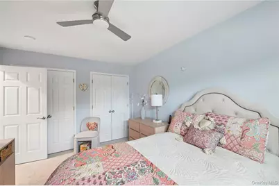 408 Cambridge Court, Glen Cove, NY 11542 - Photo 11