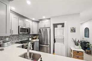 408 Cambridge Ct, Glen Cove, NY 11542 - Photo 5