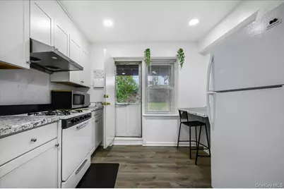 8458 Little Neck Parkway, Floral Park, NY 11001 - Photo 21