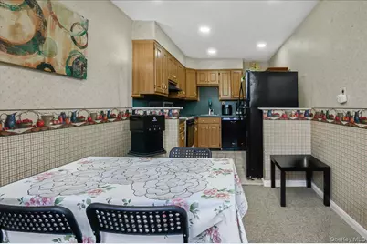 8458 Little Neck Parkway, Floral Park, NY 11001 - Photo 13