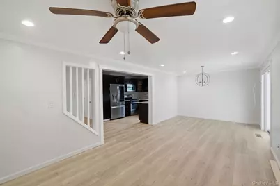 22 Walnut Street, Central Islip, NY 11722 - Photo 9