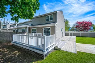 22 Walnut St, Central Islip, NY 11722 - Photo 5