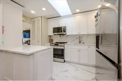 174 Southgate Crescent, Massapequa Park, NY 11762 - Photo 9