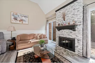174 Southgate Crescent, Massapequa Park, NY 11762 - Photo 5
