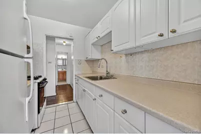 142-05 Roosevelt Avenue #7, Flushing, NY 11354 - Photo 9