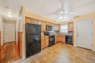 34 Stewart St, Bay Shore, NY 11706 - Photo 11