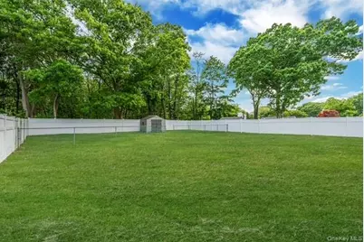 34 Stewart Street, Bay Shore, NY 11706 - Photo 25