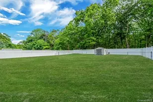 34 Stewart St, Bay Shore, NY 11706 - Photo 5