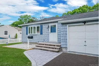 34 Stewart Street, Bay Shore, NY 11706 - Photo 3