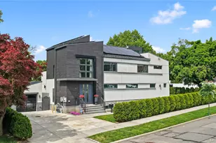 166-15 35th Ave, Flushing, NY 11358 - Photo 23