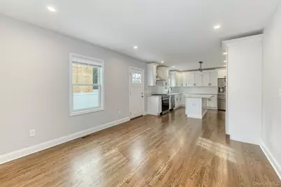 479 Woodbury Road, Plainview, NY 11803 - Photo 17
