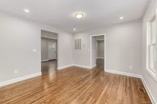 479 Woodbury Rd, Plainview, NY 11803 - Photo 11