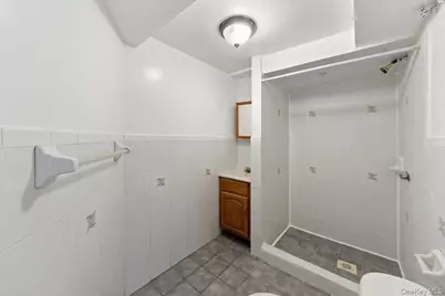 2323 Powell Avenue, Bronx, NY 10462 - Photo 19