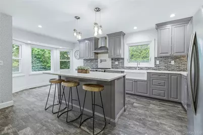 6 Blenheim Court, Rockville Centre, NY 11570 - Photo 11